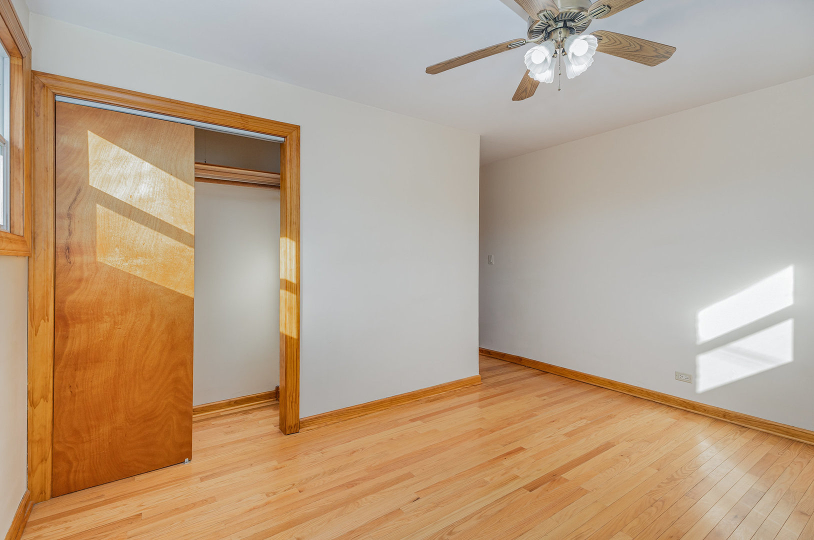 9627 Castello Avenue, Melrose Park, IL 60164