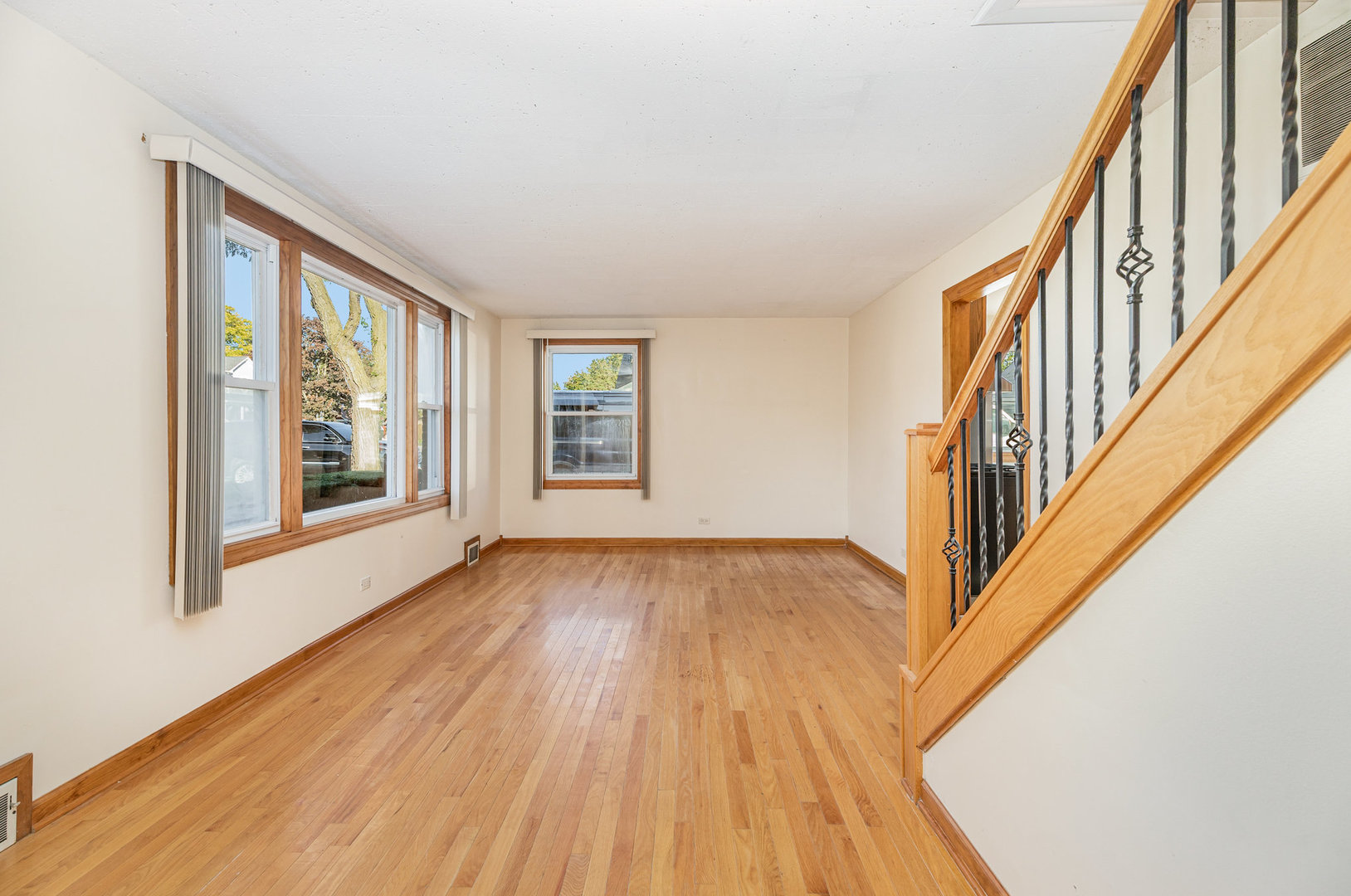 9627 Castello Avenue, Melrose Park, IL 60164