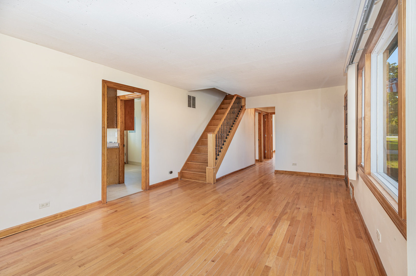 9627 Castello Avenue, Melrose Park, IL 60164