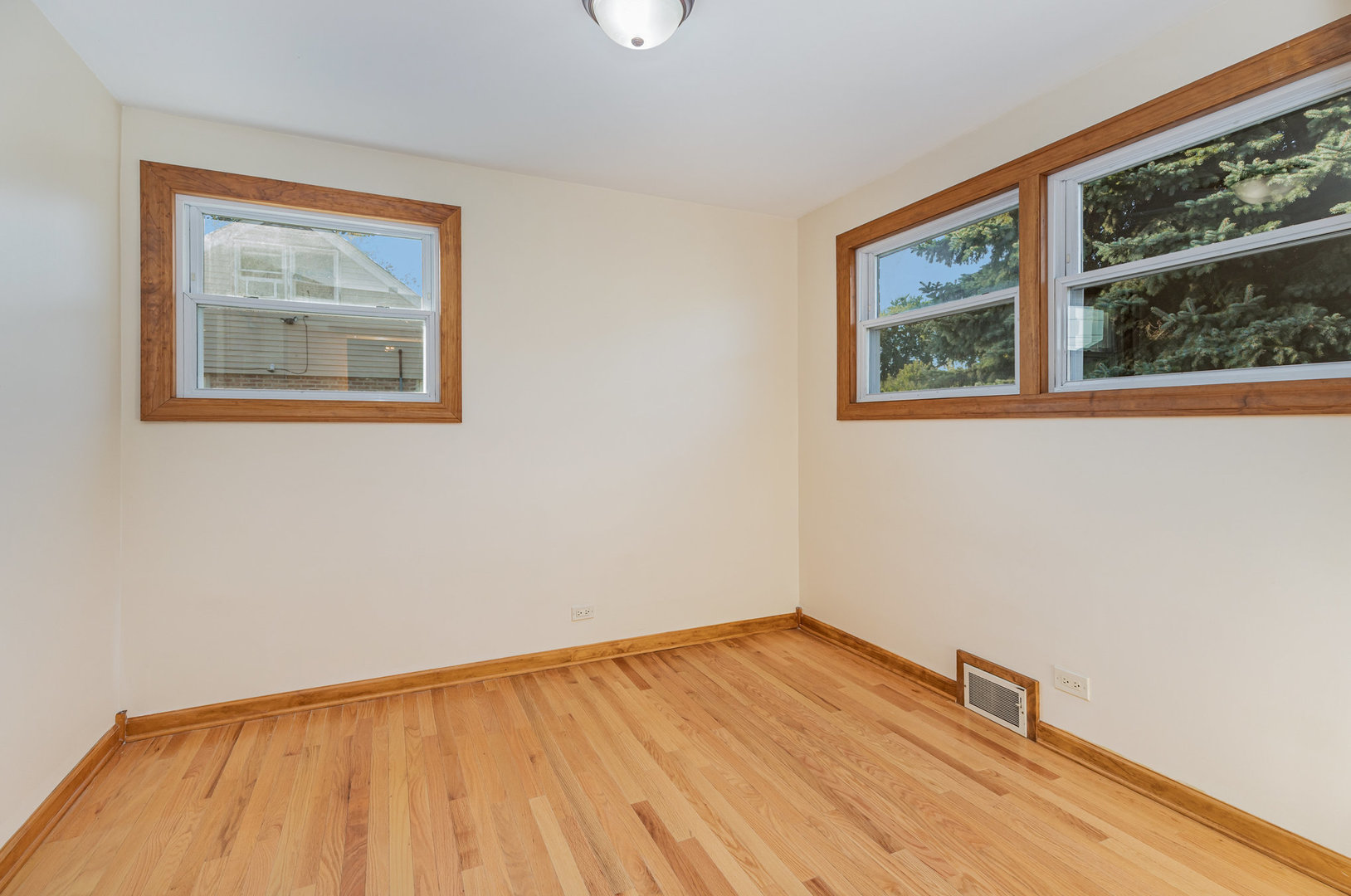 9627 Castello Avenue, Melrose Park, IL 60164