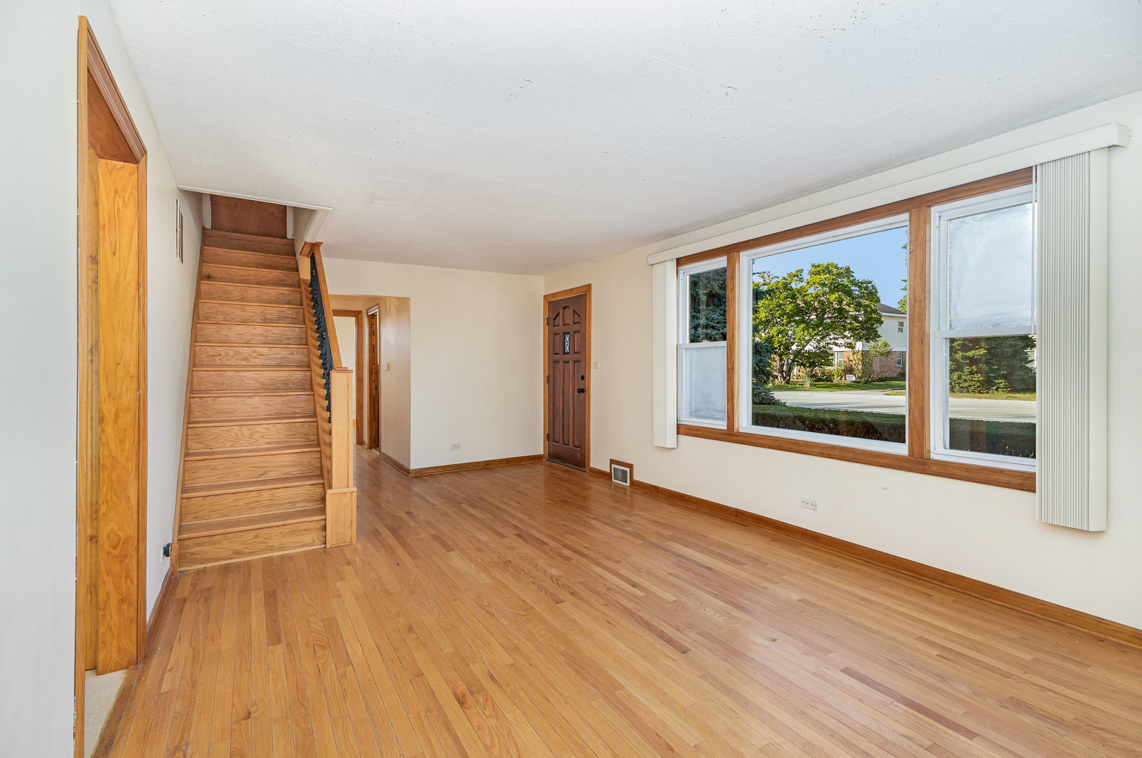 9627 Castello Avenue, Melrose Park, IL 60164