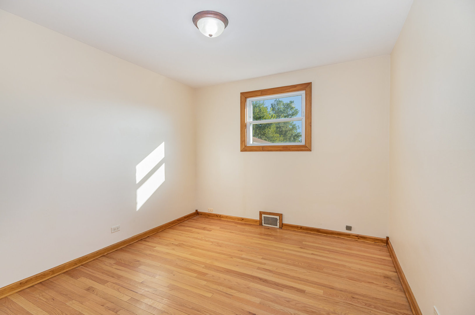 9627 Castello Avenue, Melrose Park, IL 60164