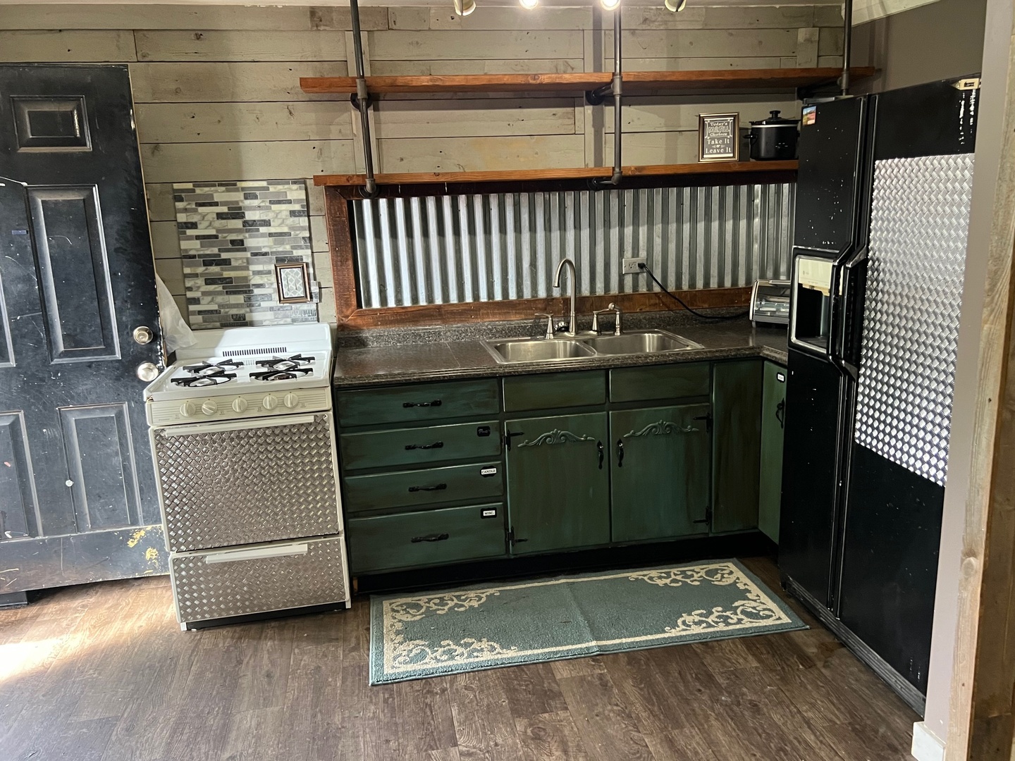 445 S ELLIS Street, Bensenville, IL 60106