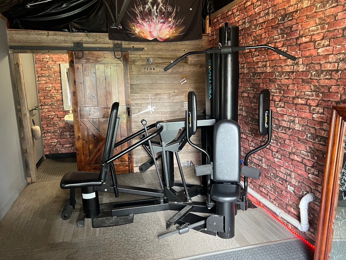 445 S ELLIS Street, Bensenville, IL 60106