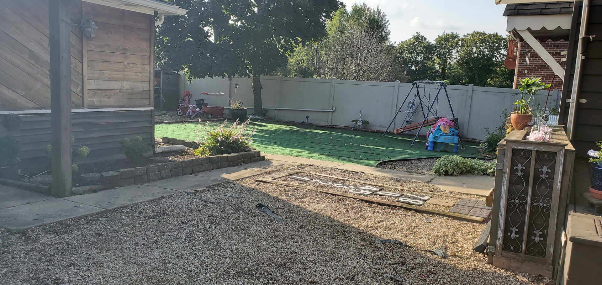 445 S ELLIS Street, Bensenville, IL 60106