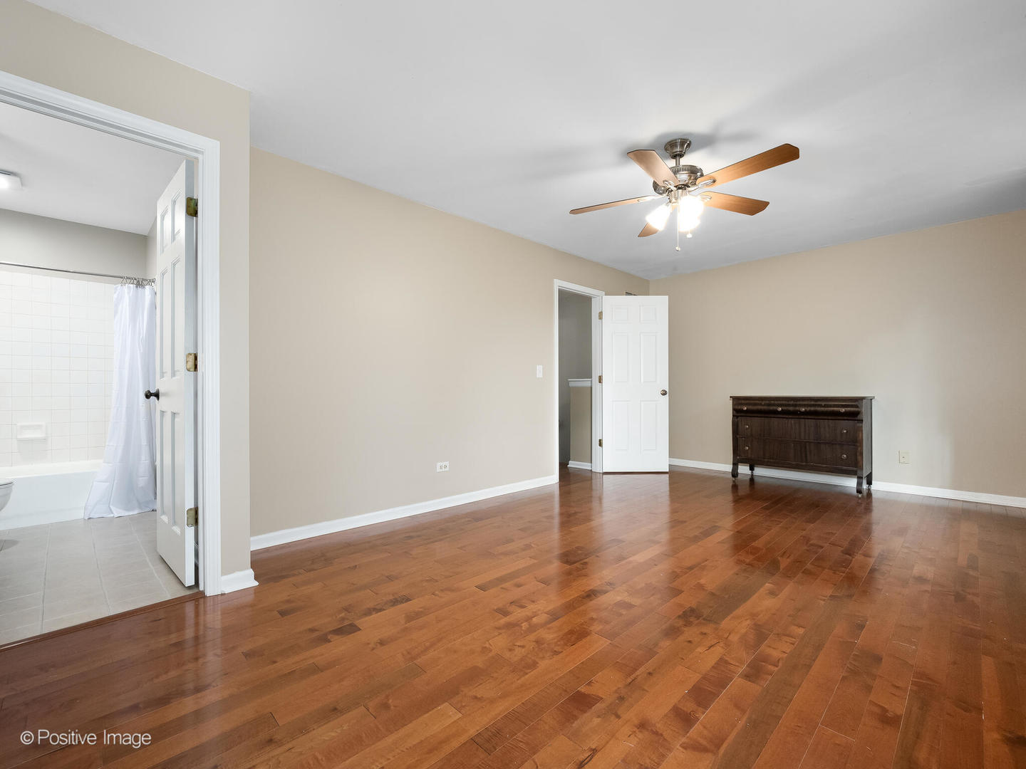 1201 Boxwood Drive, Crystal Lake, IL 60014