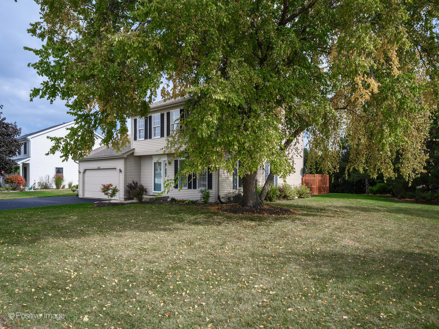 1201 Boxwood Drive, Crystal Lake, IL 60014