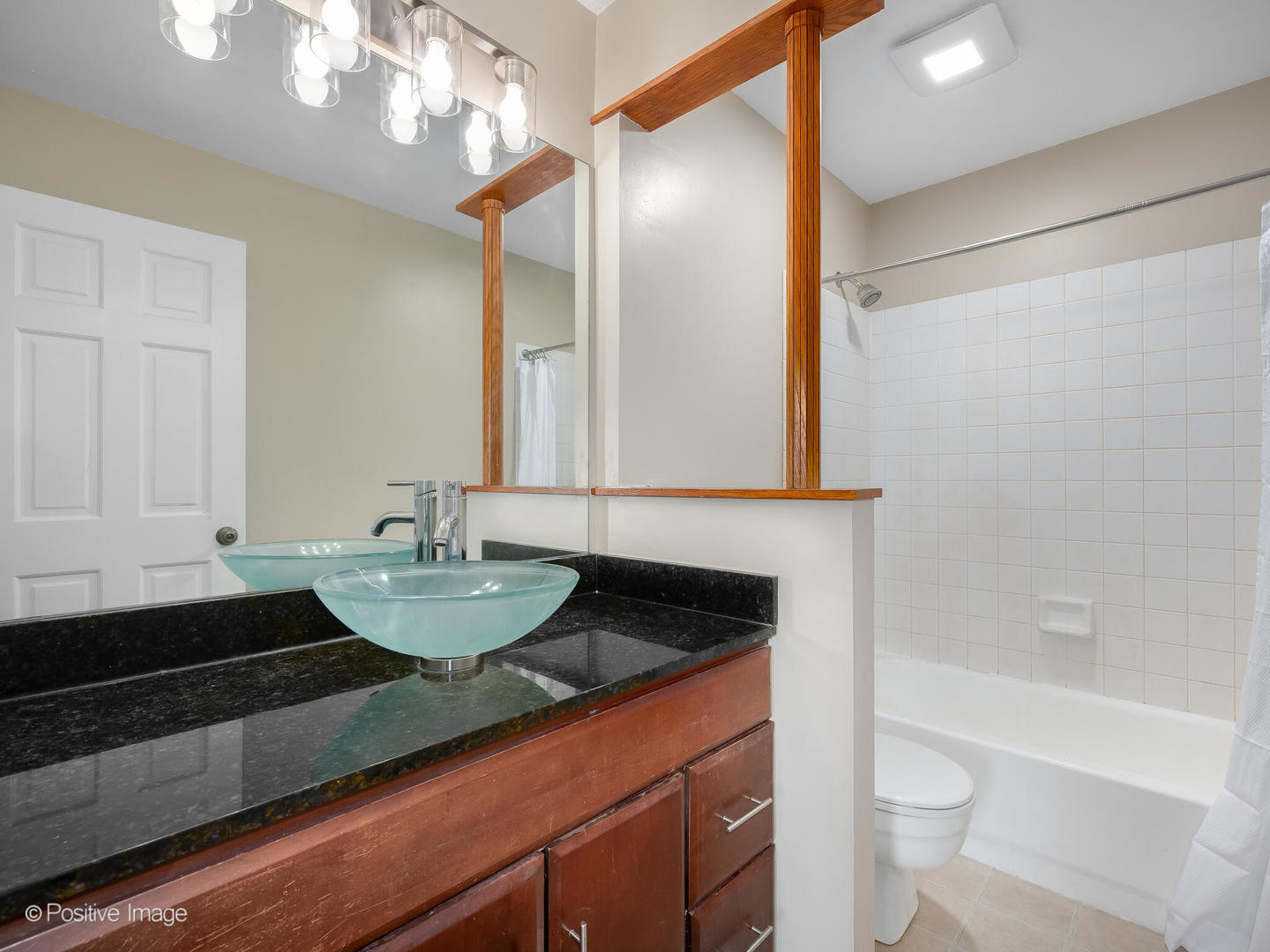 1201 Boxwood Drive, Crystal Lake, IL 60014