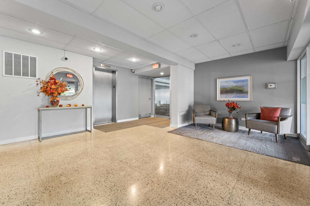 1535 Forest Avenue #305, River Forest, IL 60305