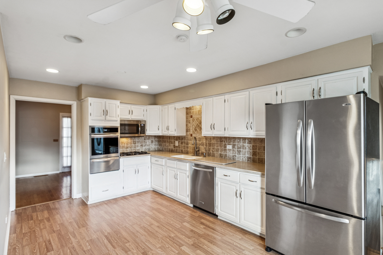 133 Coral Lane, Wheeling, IL 60090