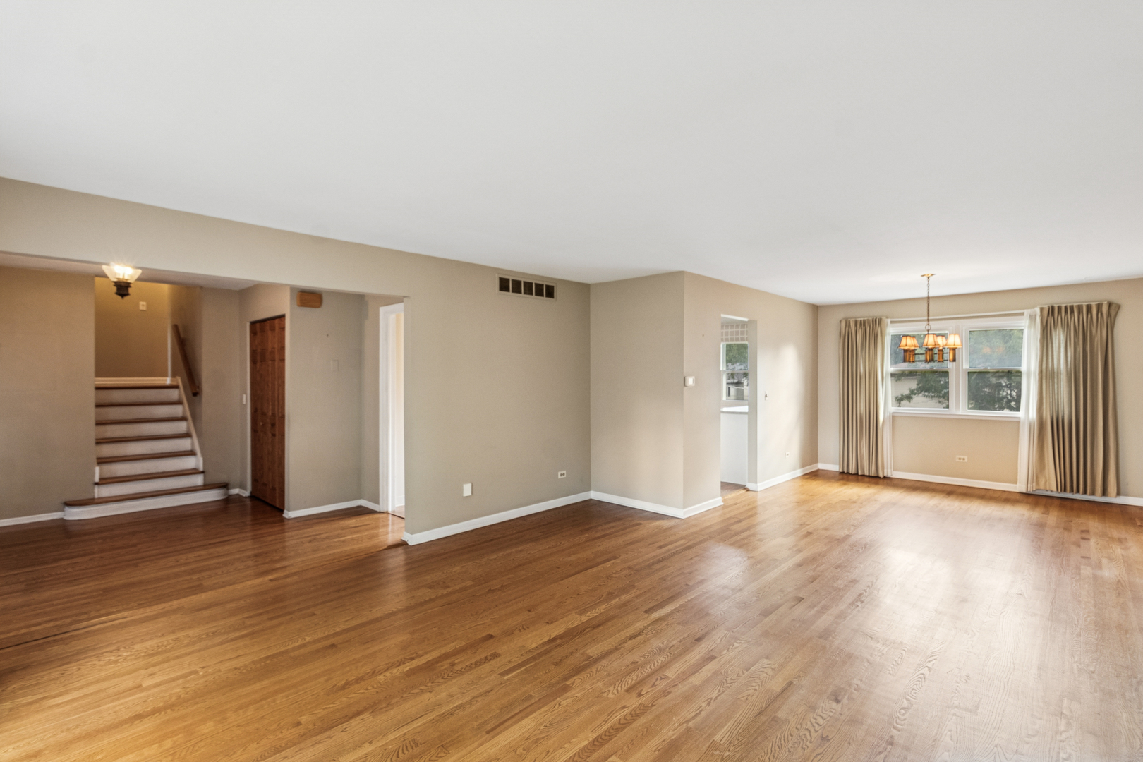 133 Coral Lane, Wheeling, IL 60090