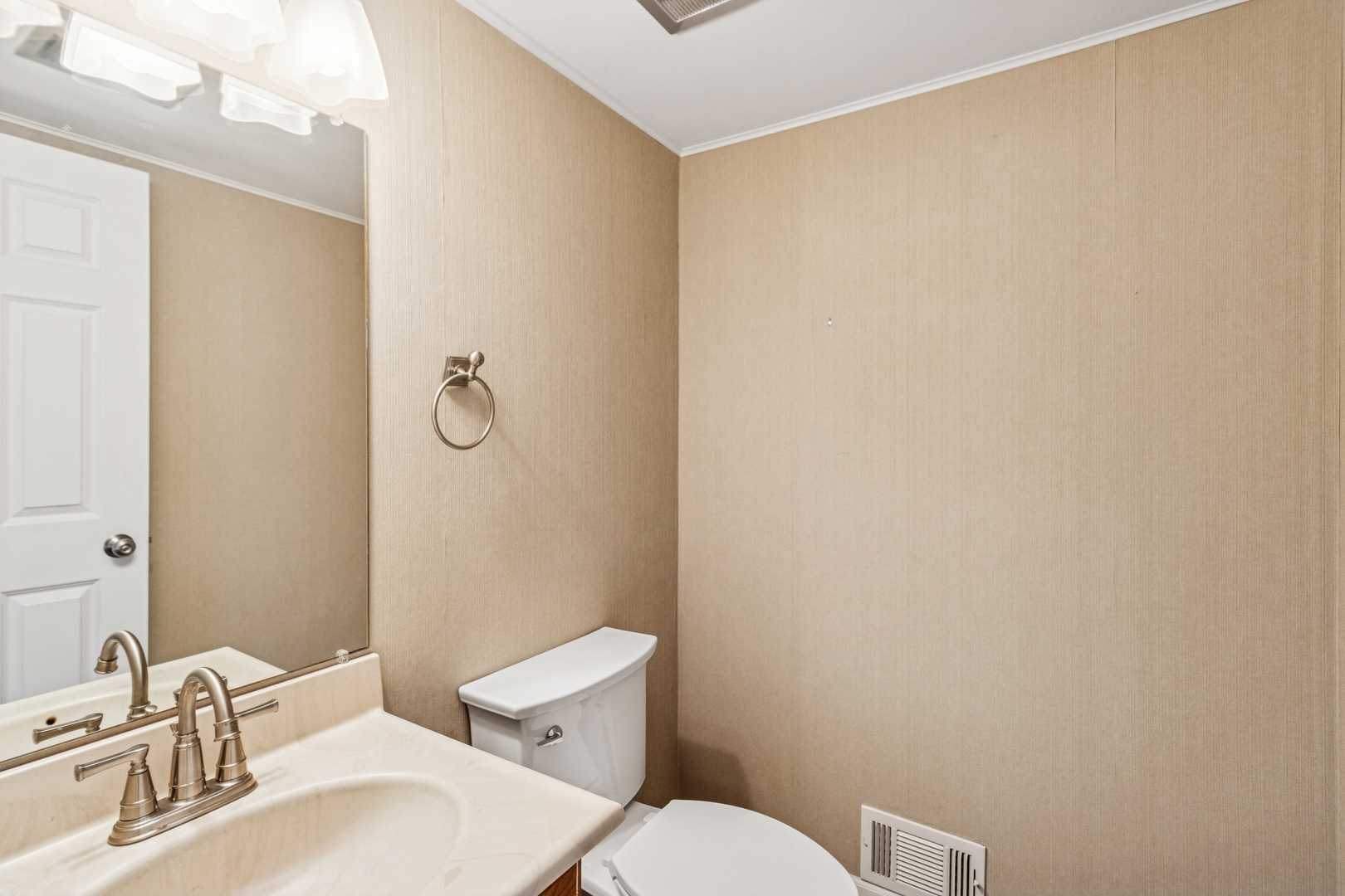 133 Coral Lane, Wheeling, IL 60090