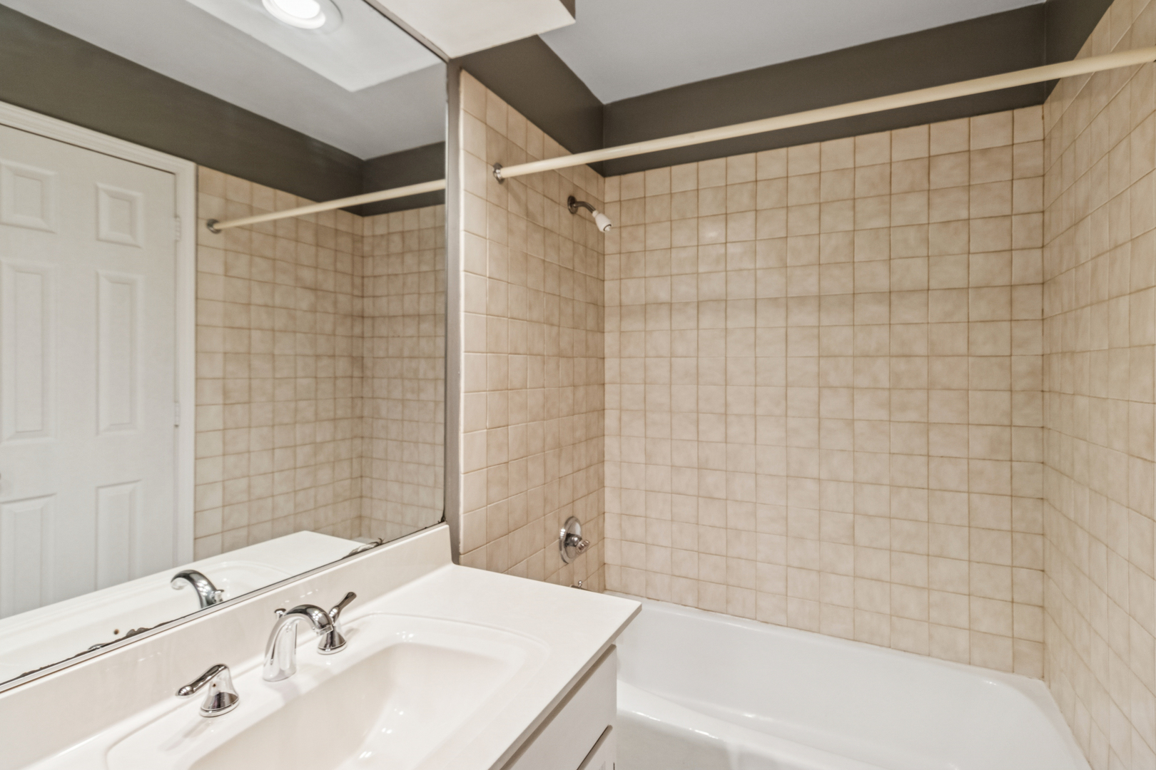 133 Coral Lane, Wheeling, IL 60090