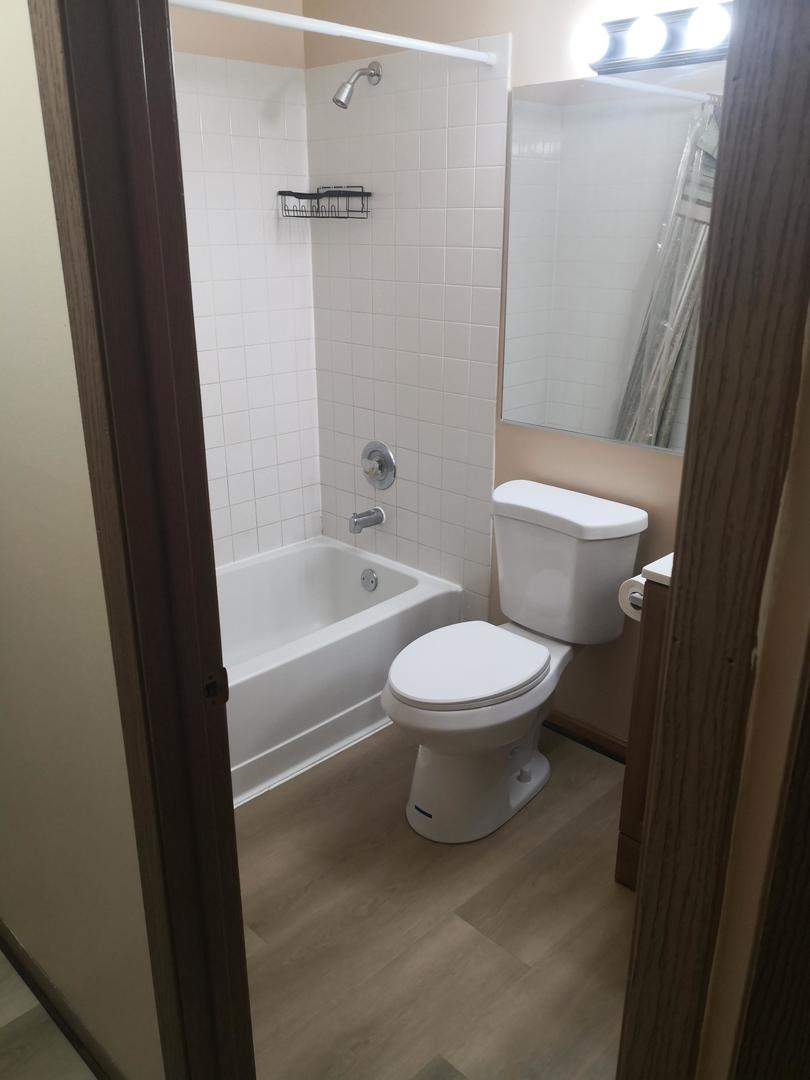 709 Dartmouth Drive, Island Lake, IL 60042