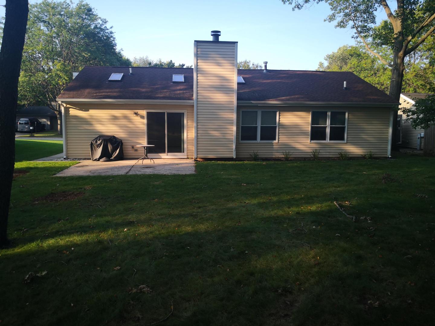 709 Dartmouth Drive, Island Lake, IL 60042