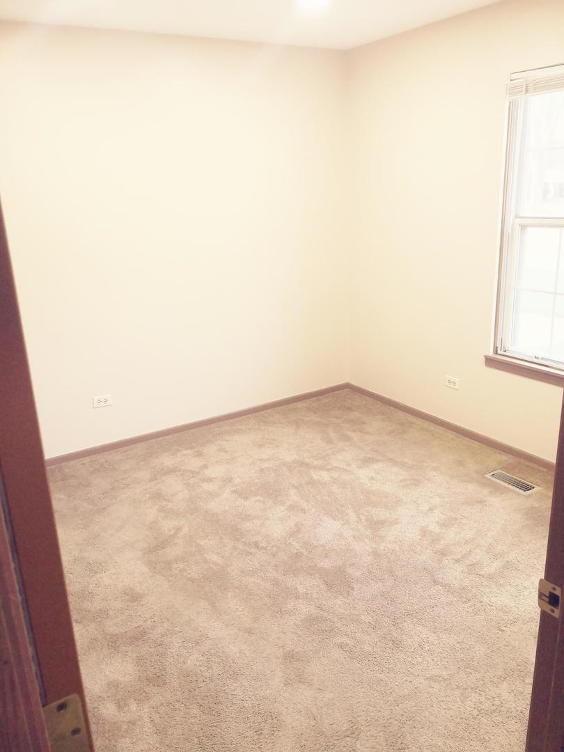 709 Dartmouth Drive, Island Lake, IL 60042