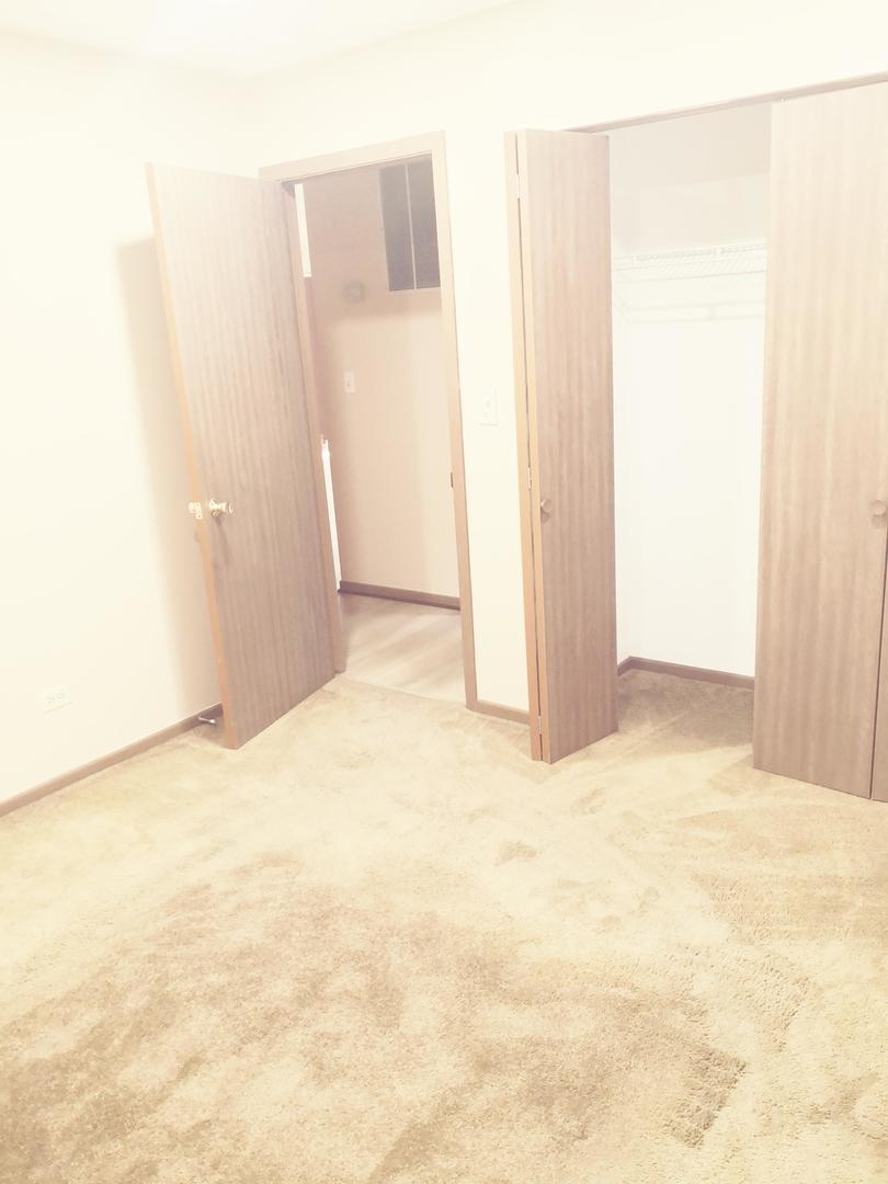 709 Dartmouth Drive, Island Lake, IL 60042