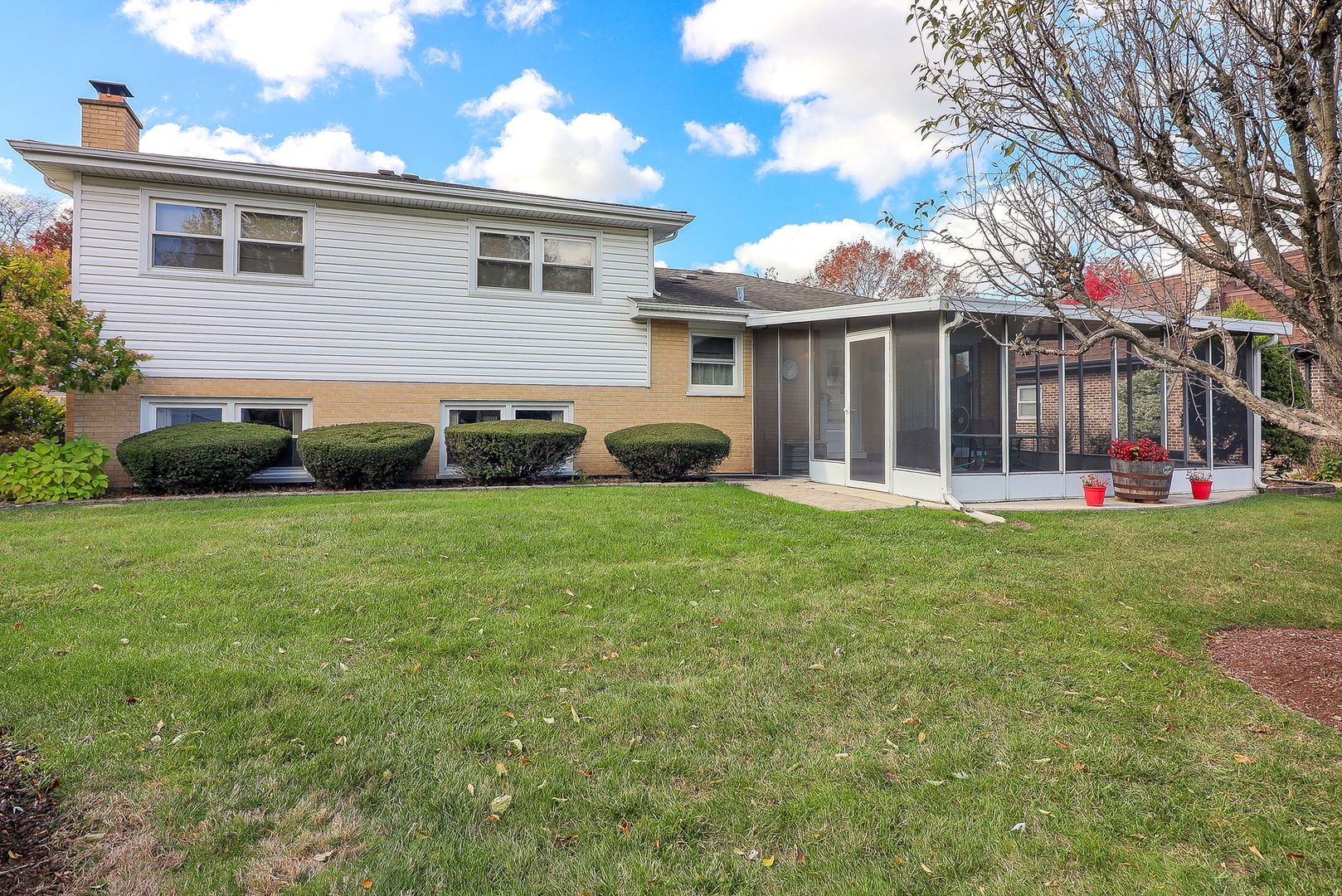 7213 Emerson Drive, Darien, IL 60561