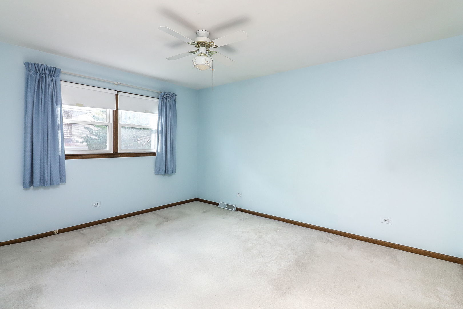 7213 Emerson Drive, Darien, IL 60561