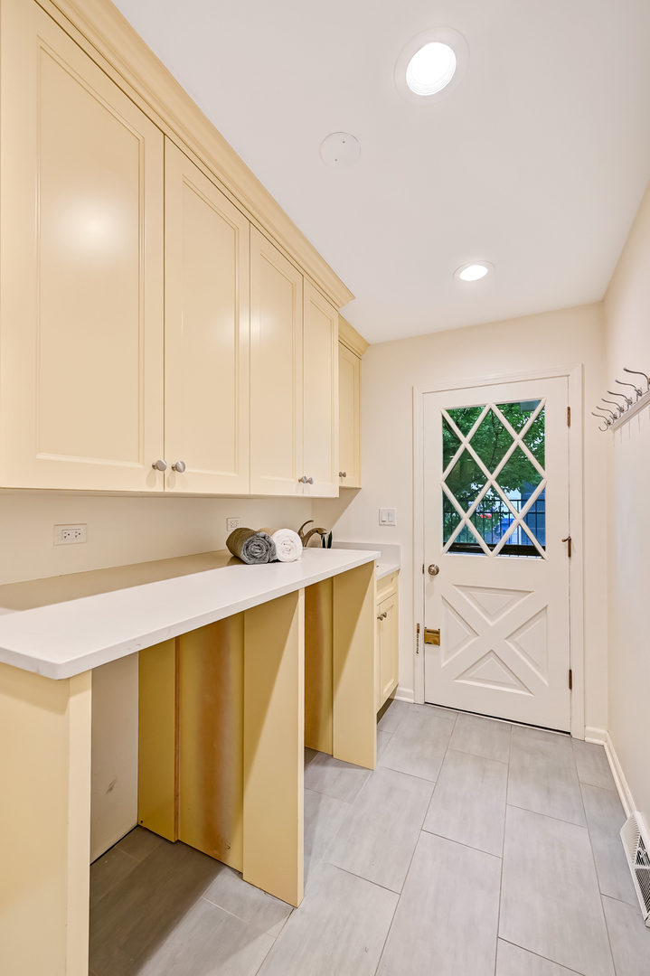 118 N Grant Street, Hinsdale, IL 60521