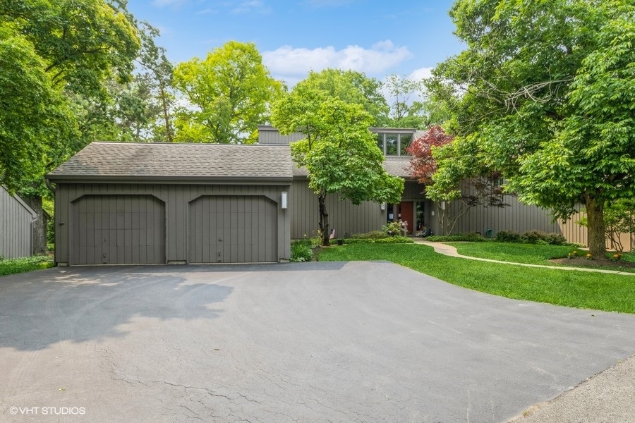 729 Old Barn Road #C, Lake Barrington, IL 60010