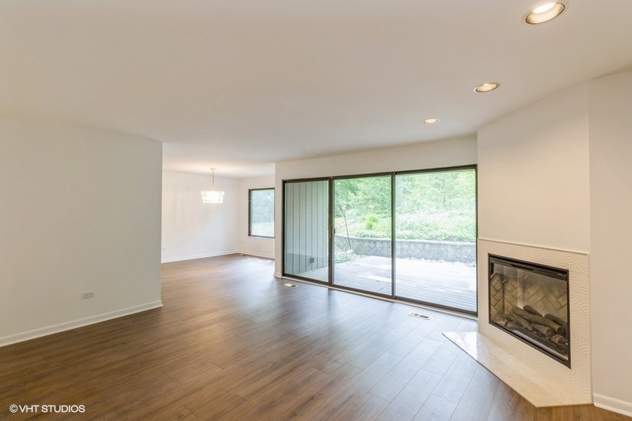 729 Old Barn Road #C, Lake Barrington, IL 60010