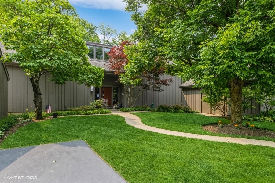 729 Old Barn Road #C, Lake Barrington, IL 60010