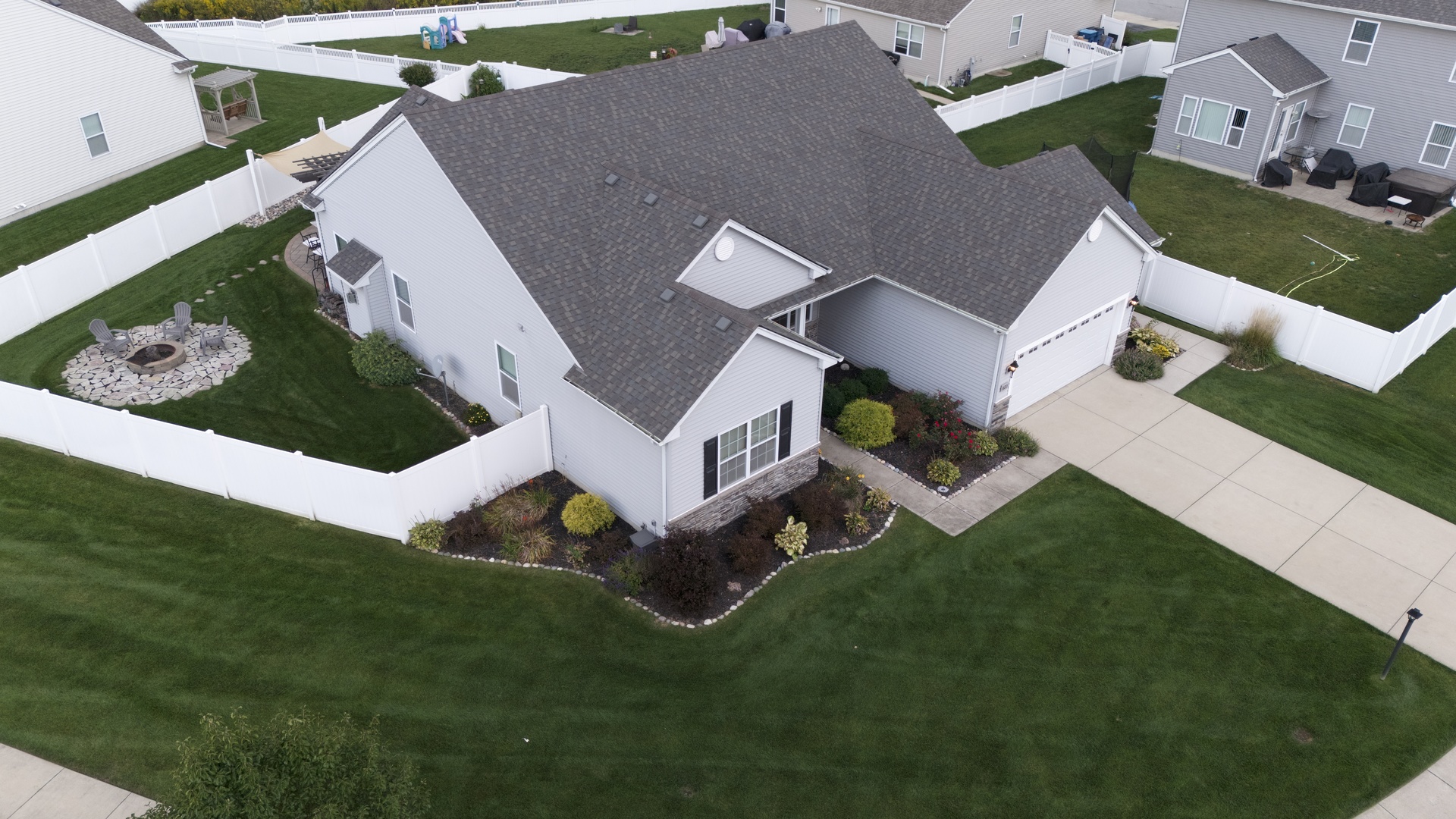 620 Edinburg Drive, Griffith, IN 46319