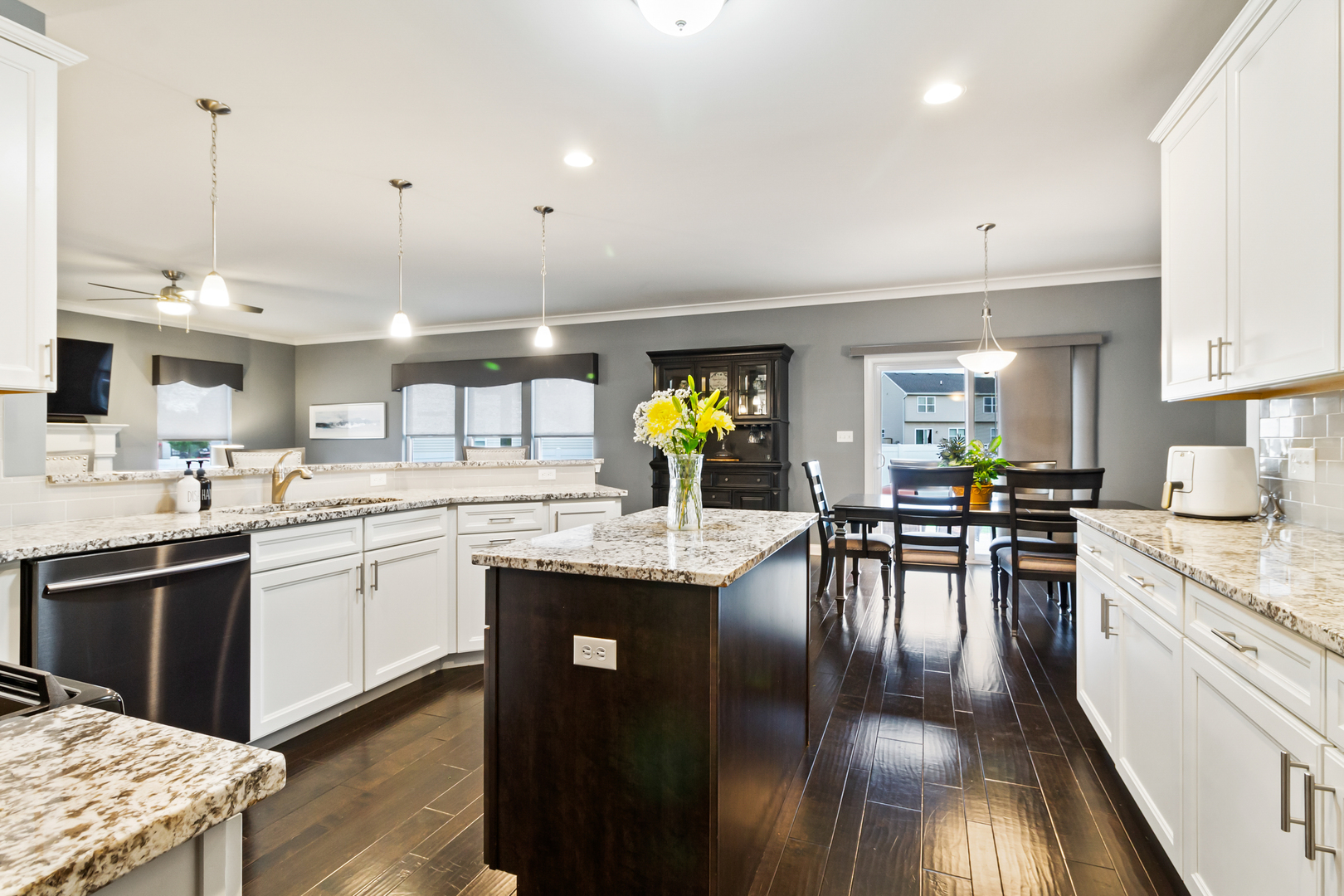 620 Edinburg Drive, Griffith, IN 46319