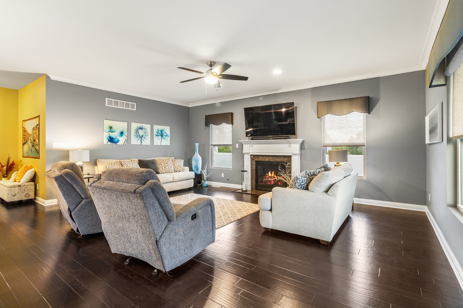 620 Edinburg Drive, Griffith, IN 46319