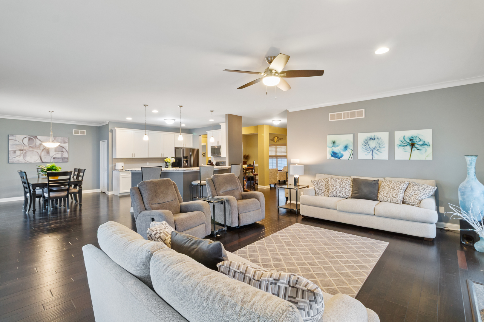 620 Edinburg Drive, Griffith, IN 46319