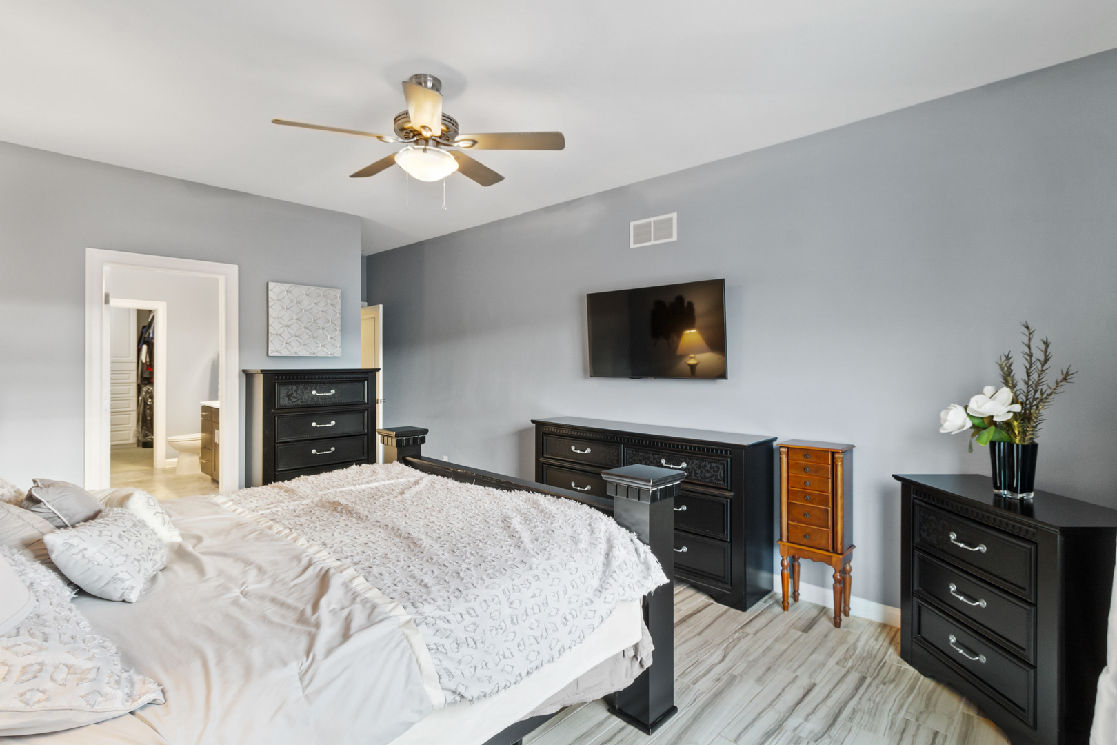 620 Edinburg Drive, Griffith, IN 46319