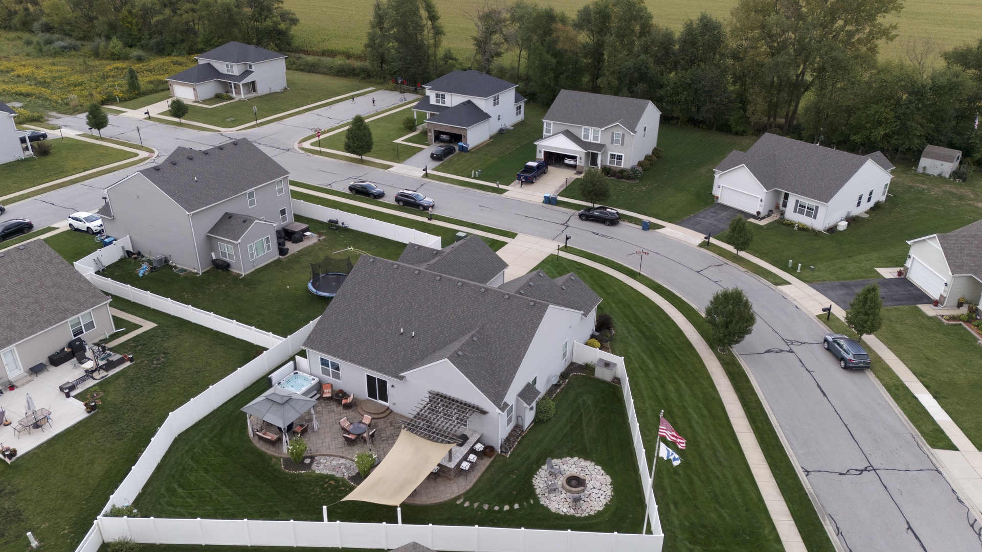 620 Edinburg Drive, Griffith, IN 46319