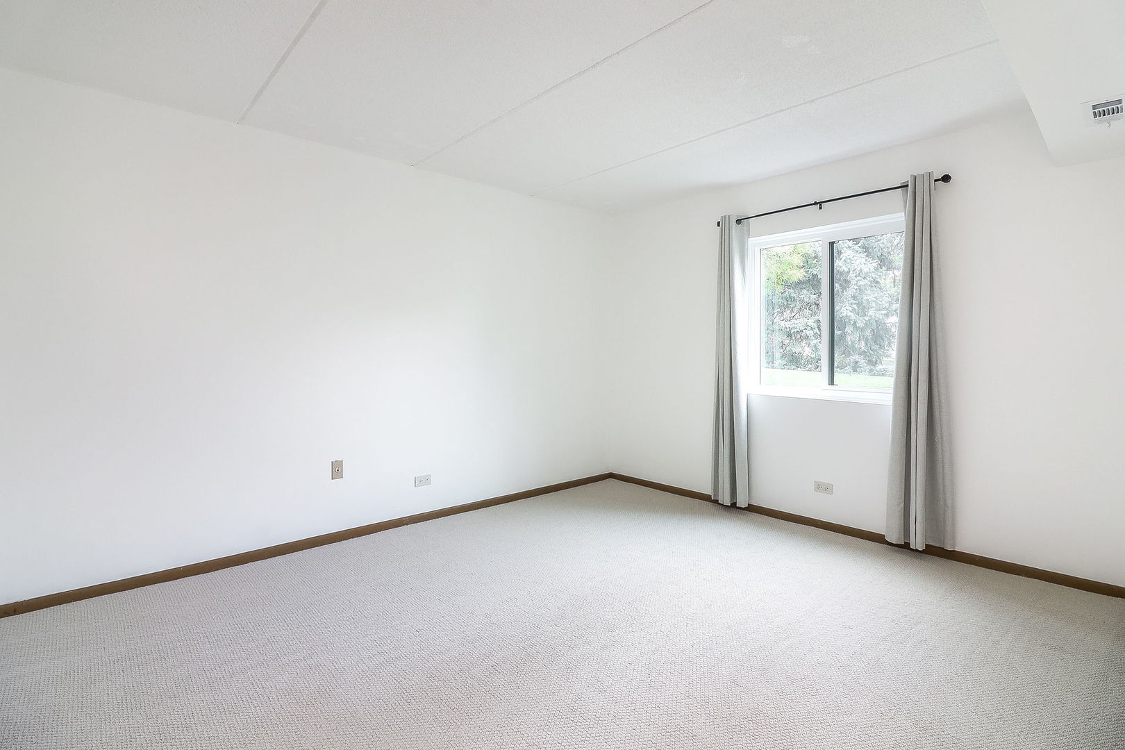 1721 S Washington Street #1721, Naperville, IL 60565