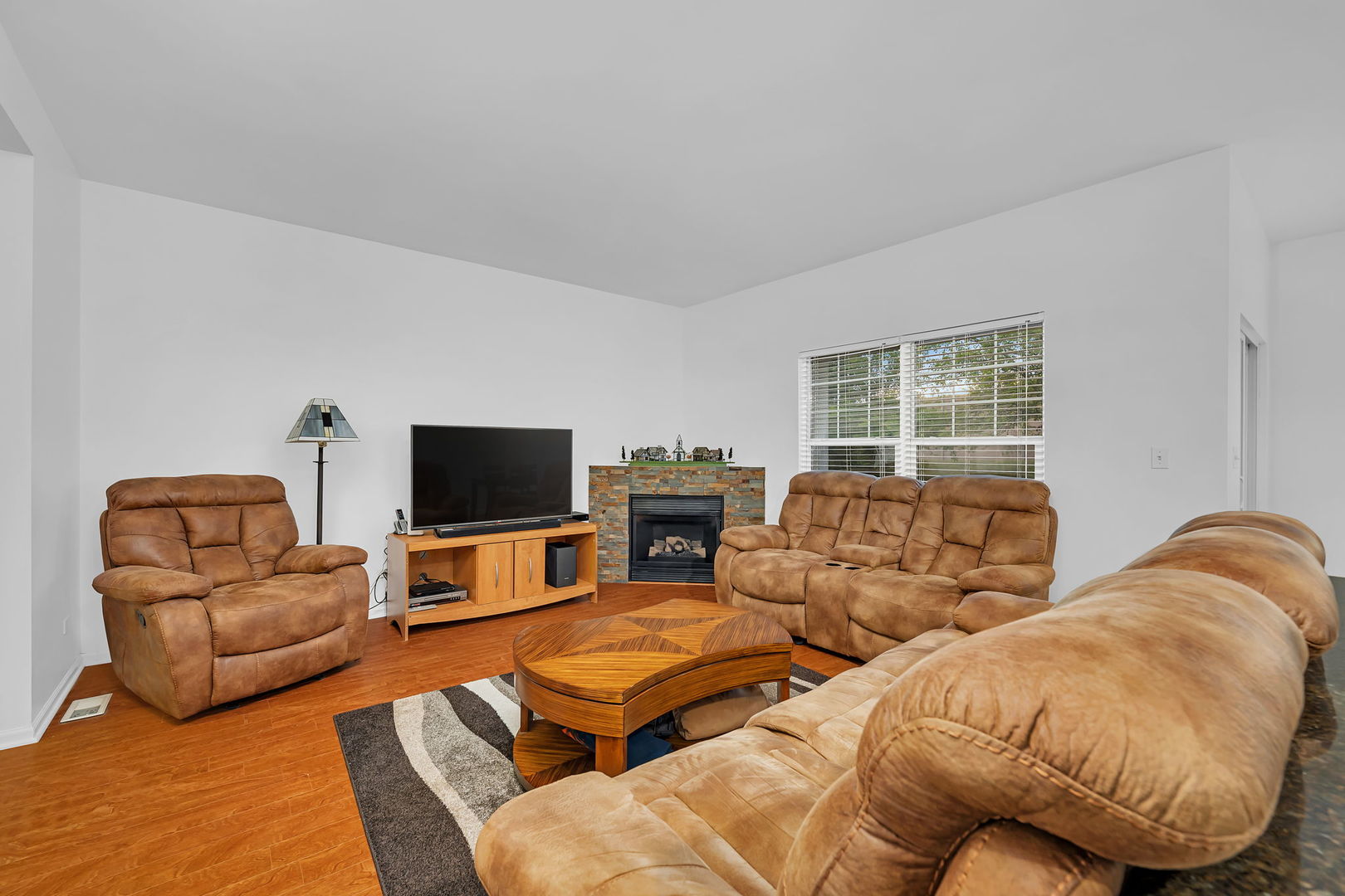 16785 HAZELWOOD Drive, Plainfield, IL 60544