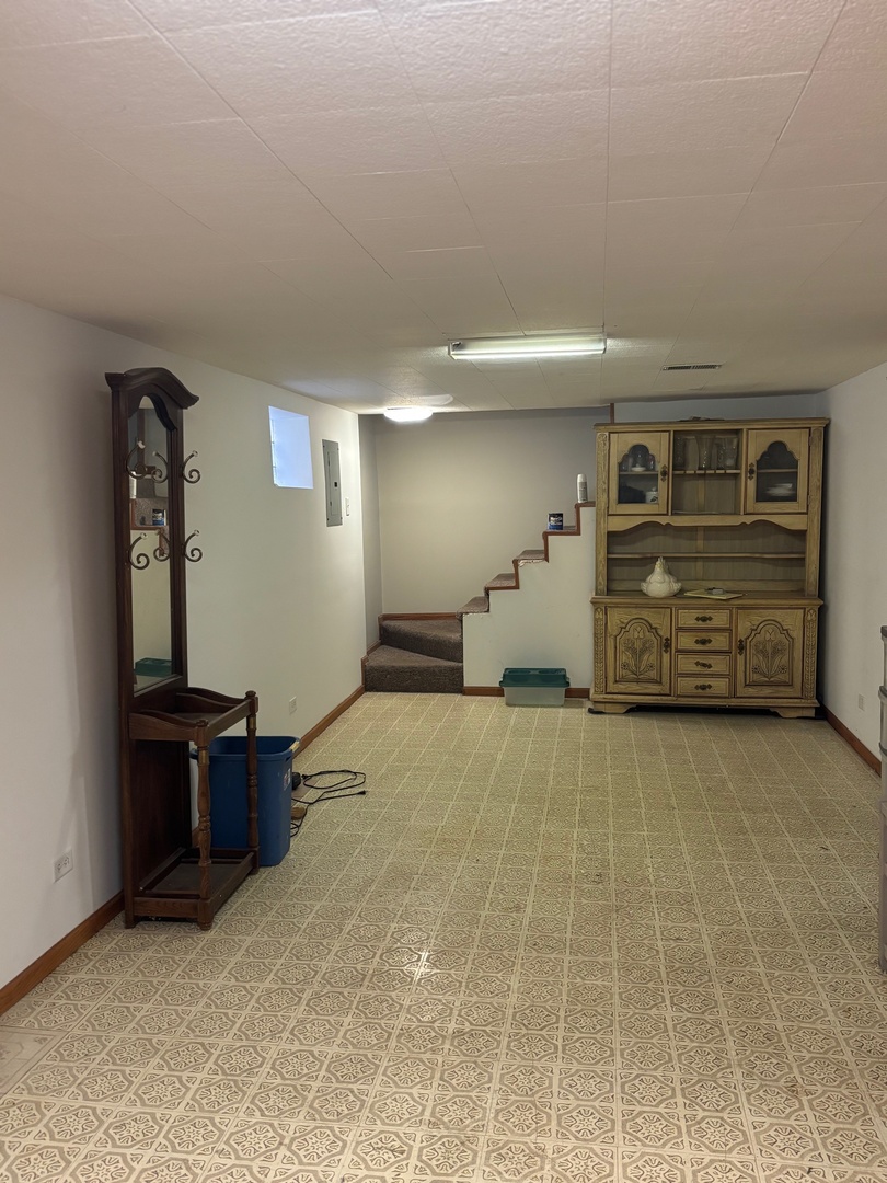 5137 S Rutherford Avenue, Chicago, IL 60638