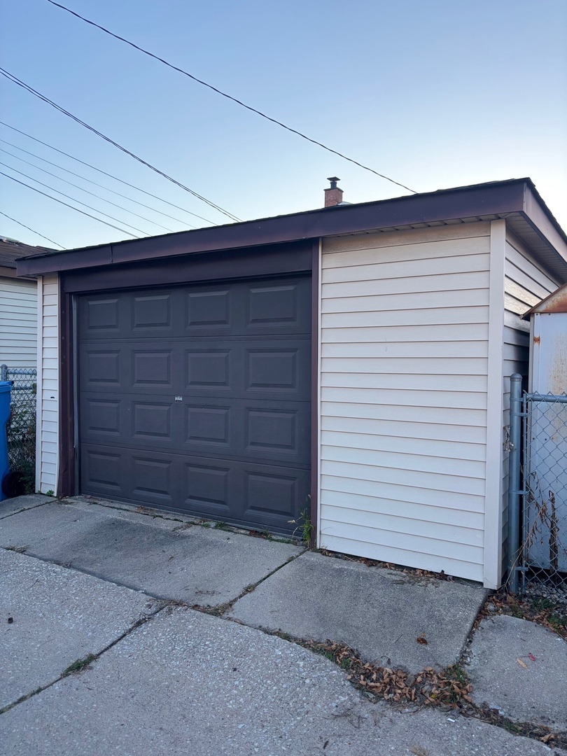 5137 S Rutherford Avenue, Chicago, IL 60638