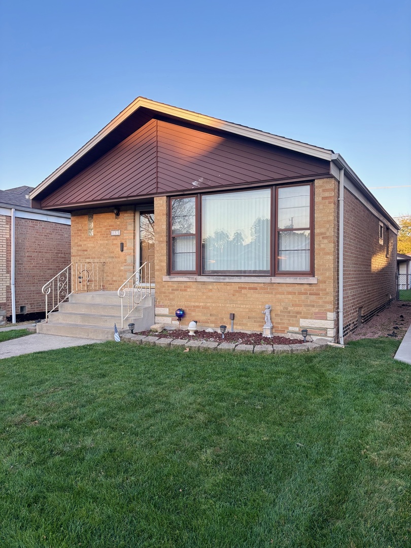 5137 S Rutherford Avenue, Chicago, IL 60638