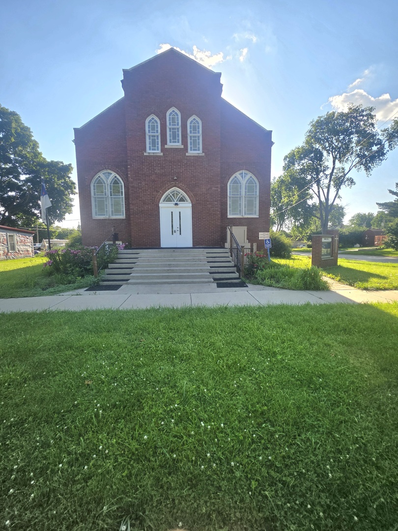 201 S College Street, Lincoln, IL 62656