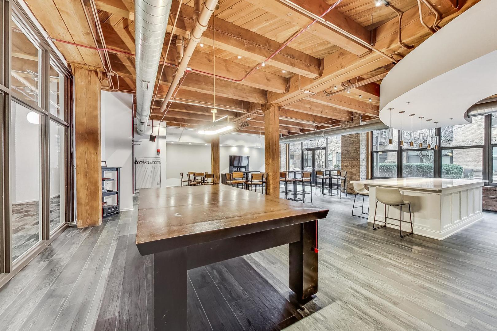 1040 W Adams Street #374, Chicago, IL 60607