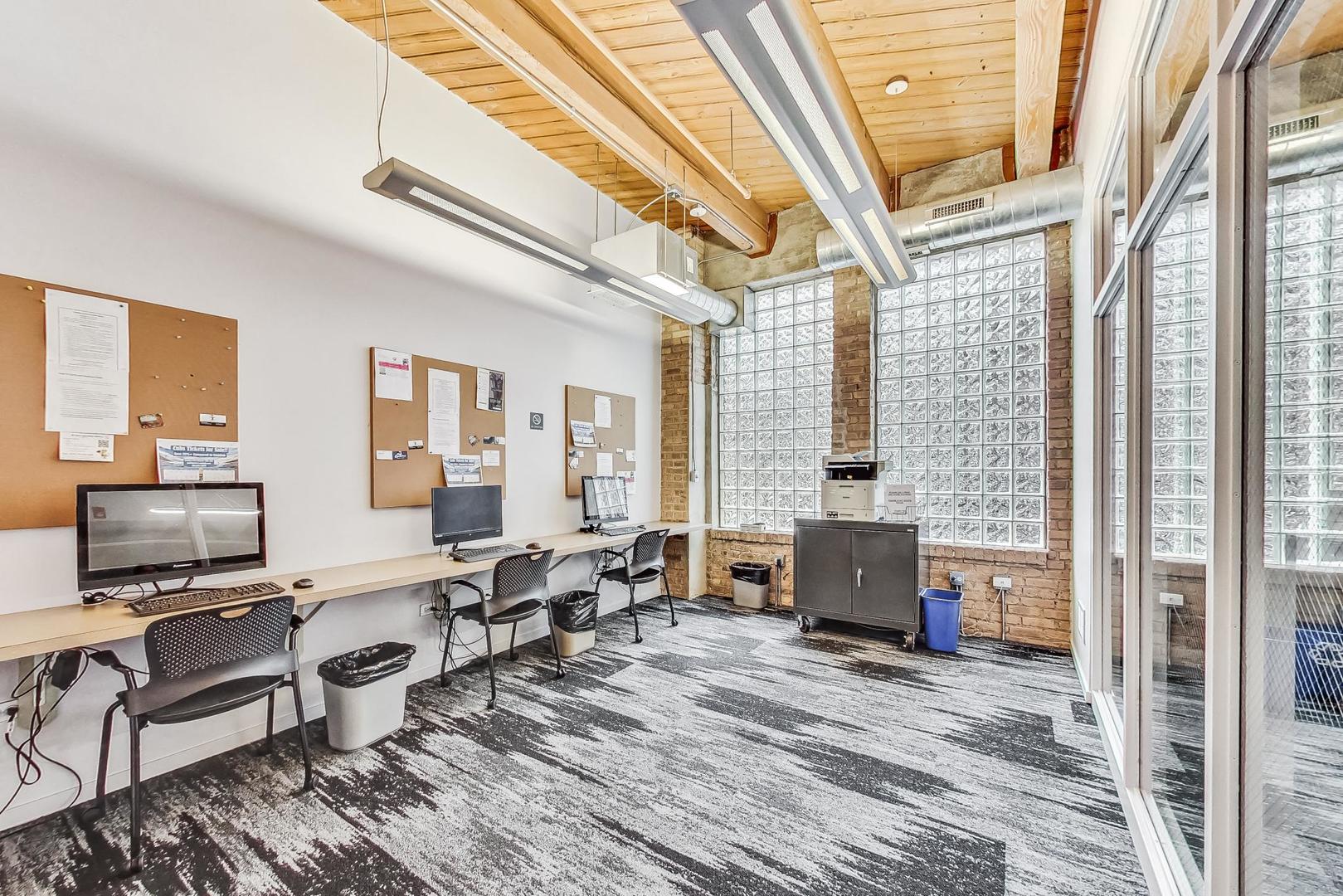 1040 W Adams Street #374, Chicago, IL 60607