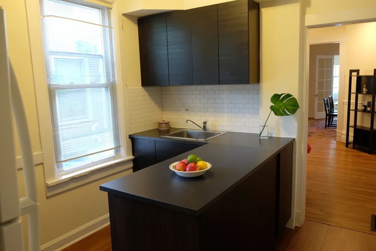 1109 Garnett Place #12, Evanston, IL 60201