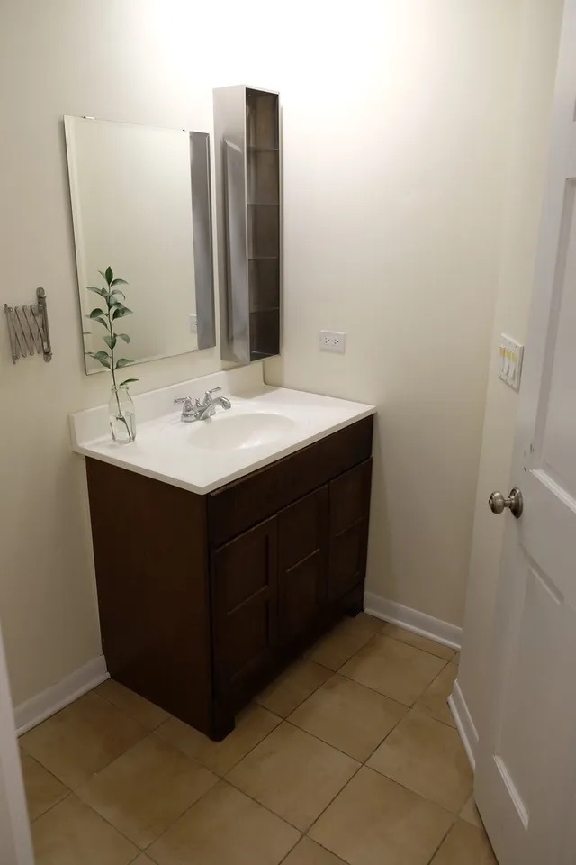 1109 Garnett Place #12, Evanston, IL 60201