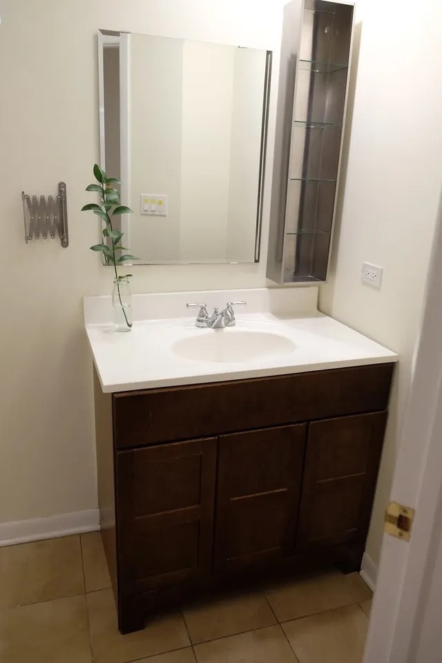 1109 Garnett Place #12, Evanston, IL 60201