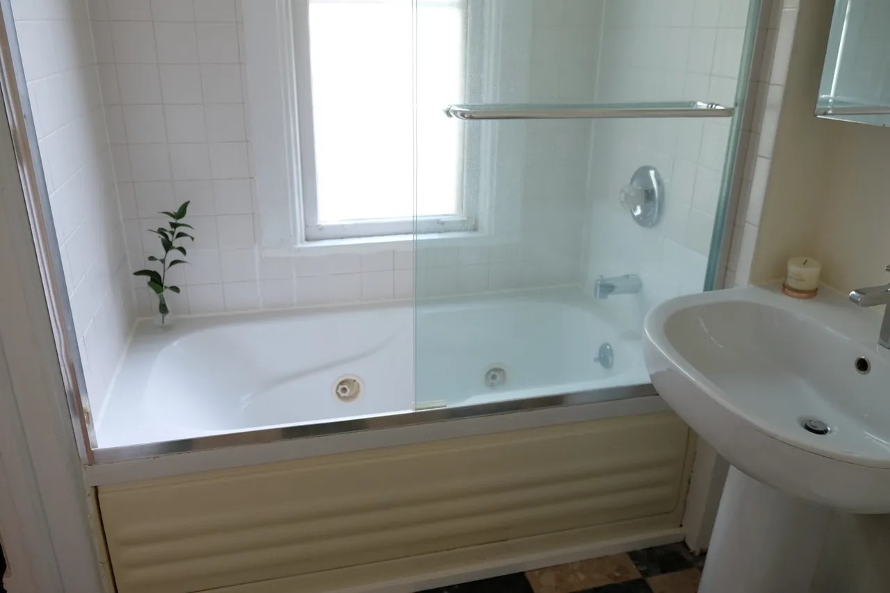 1109 Garnett Place #12, Evanston, IL 60201