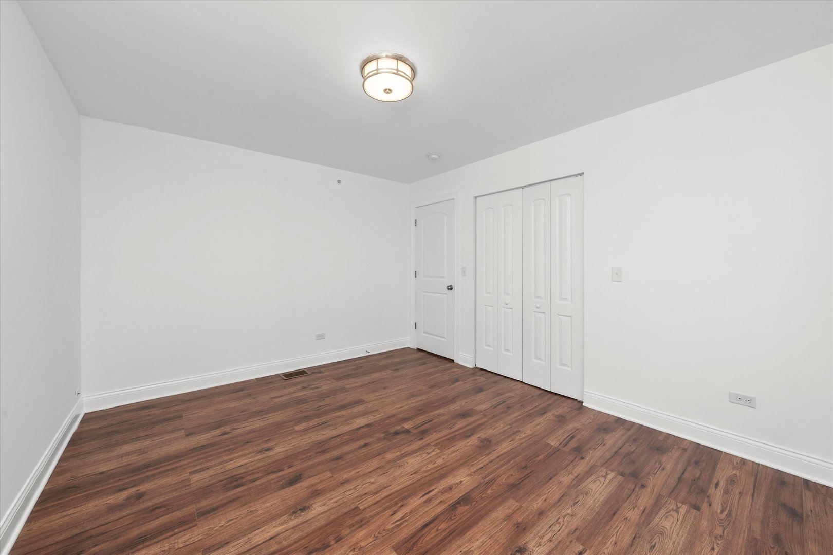 8229 S 76th Avenue, Bridgeview, IL 60455