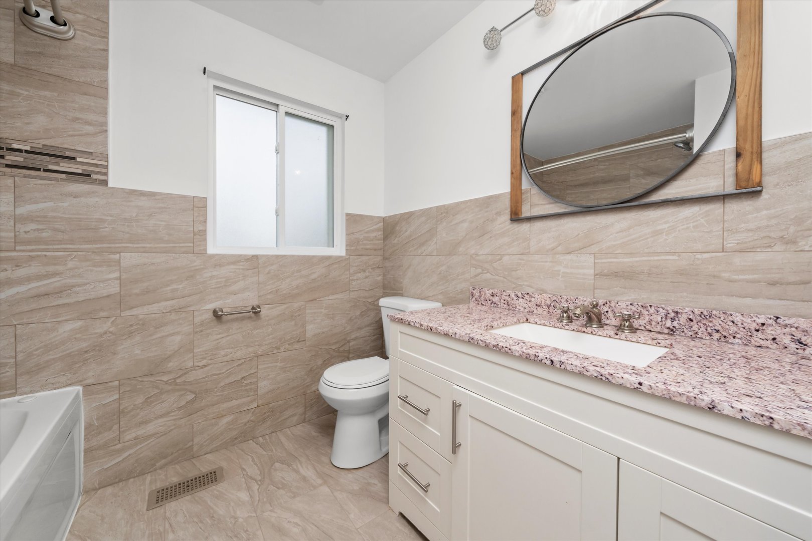 8229 S 76th Avenue, Bridgeview, IL 60455