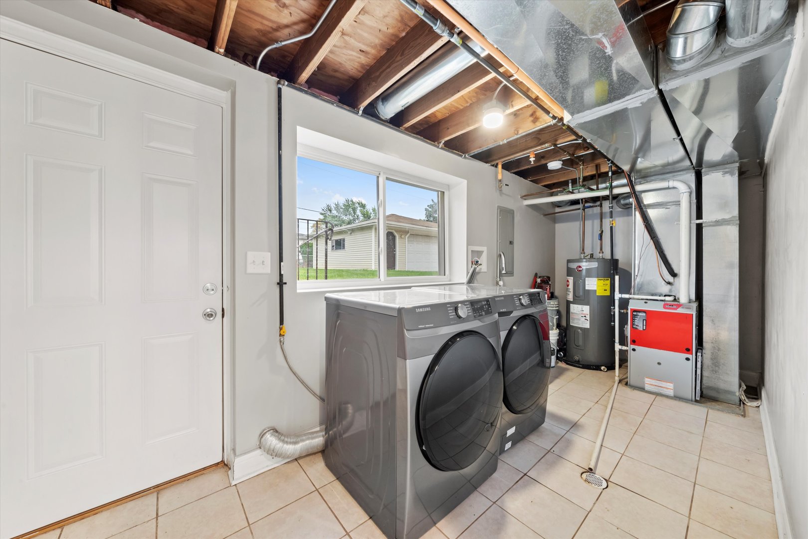 8229 S 76th Avenue, Bridgeview, IL 60455