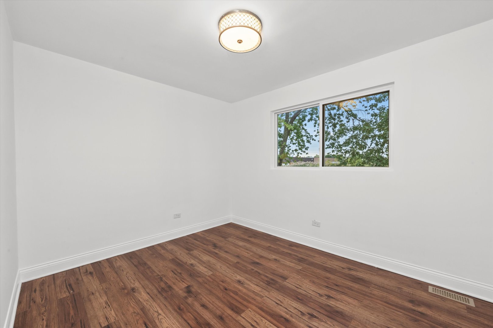 8229 S 76th Avenue, Bridgeview, IL 60455