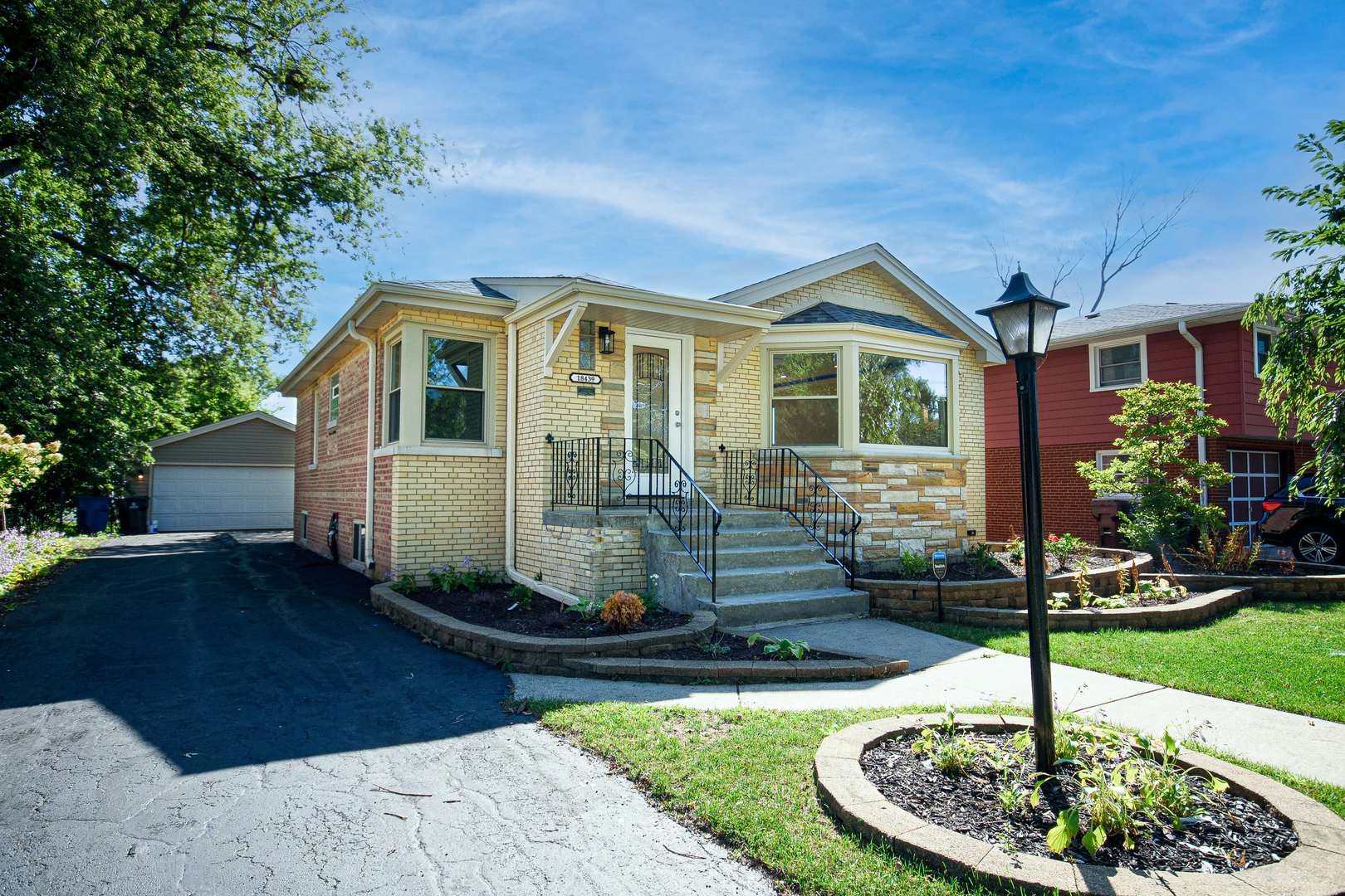 18439 Marshfield Avenue, Homewood, IL 60430